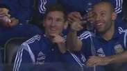 Messi e argentinos aproveitam folga e assistem a jogo da NBA