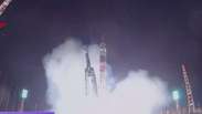 Espaçonave Soyuz é lançada para missão recorde