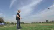 Pilotos testam controle a distância em corrida de drones