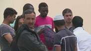 Sobreviventes de naufrágio se juntam a migrantes na Sicília