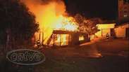 Fogo destrói casa no Centro de Cascavel
