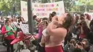 Argentinas defendem direito de parto domiciliar