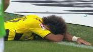 Cadê a pontaria? Gabonês do B. Dortmund perde gol feito