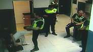 Policial dá golpes de caratê em suspeito e pode ser preso