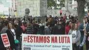 Professores fazem marcha para lembrar violência do dia 29 em Curitiba