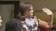 Michelle Obama visita colégio de meninas em Londres
