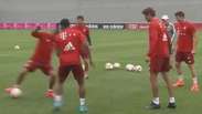 Vidal vai para o "bobinho" em primeiro treino pelo Bayern
