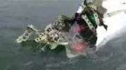 Vídeo feito de 1º barco a alcançar destroços mostra momentos após a queda de avião com Teori