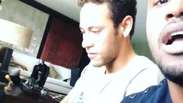 Neymar toca piano e canta com Thiaguinho: 'Vamos lançar nosso dueto'. Vídeo!