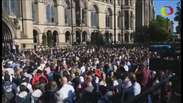 Milhares prestam homenagem às vítimas de atentado terrorista