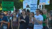 Centenas protestam por saída do Acordo de Paris na Casa Branca