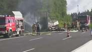 Ônibus pega fogo e deixa vários mortos na Alemanha