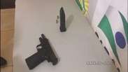 Policiais apreendem pistola na mochila de aluno