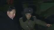 Vídeo mostra Kim Jong Un observando lançamento de míssil