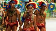 Polêmica do Carnaval: uso de cocar e adereços indígenas como fantasia divide indígenas