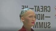 Robô Sophia debate inteligência artificial em conferência