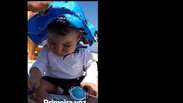 Sheron Menezzes leva filho de 6 meses à praia: 'Primeira vez curtindo'. Vídeo!