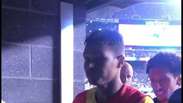 Bruna Marquezine beija Neymar e saúda jogadores após jogo do Brasil. Vídeo!