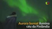 Aurora boreal ilumina céu da Finlândia