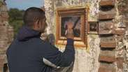 Pintor espanhol faz cópias de clássicos da arte em lugares inusitados