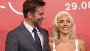 Lady Gaga e Bradley Cooper "juntos e shallow now" é fake