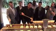 Bolsonaro visita templo xintoísta em Tóquio