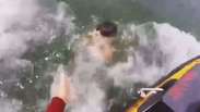 Bombeiros salvam 3 jovens de afogamento no litoral de SP