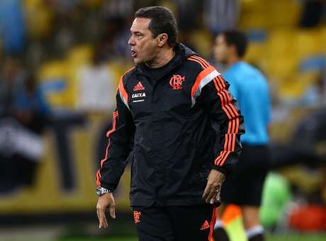 Luxemburgo nega problema com Felipe e dá moral a P. Victor