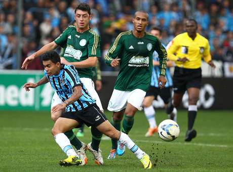 Grêmio pode perder 10 mandos por laranja arremessada