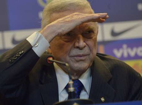 OFF - Marin interpreta entrega de cargo como demissão de Felipão