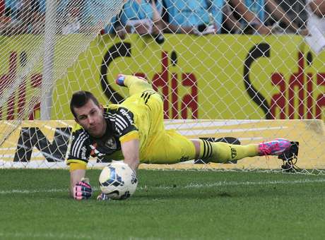 Herói dos pênaltis agradece a confiança de Luxemburgo