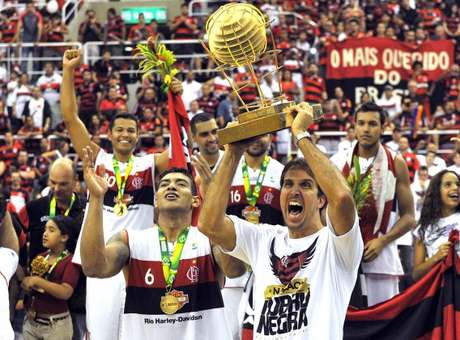Campeão brasileiro, Flamengo mede forças com times da NBA