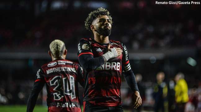 "O elenco atual do Flamengo é melhor que o de 2019", diz repórter