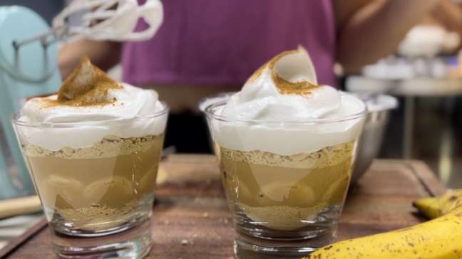 The chef teaches a different way to prepare the famous banoffee