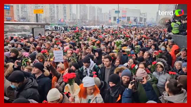 Multidão toma ruas de Moscou para funeral de Alexei Navalny, líder da oposição russa