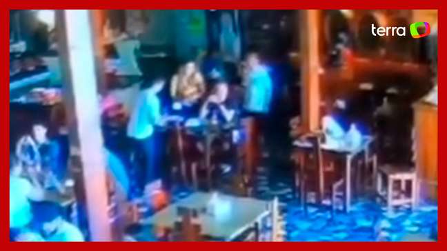 Vídeo mostra vereador chegando a restaurante instantes de ser morto por garçom no Ceará 