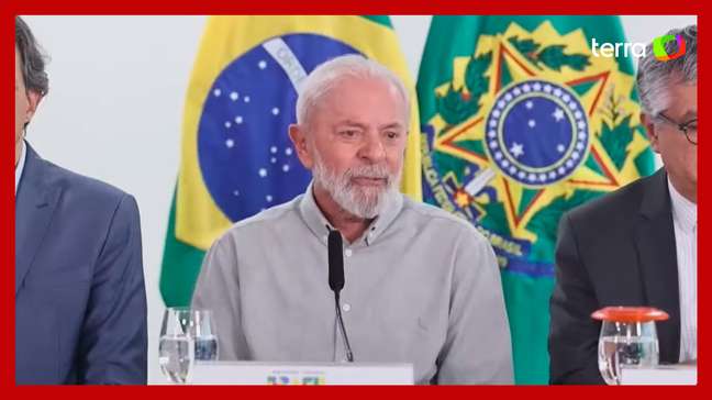 ‘Pedir a Deus que não chova mais’, diz Lula