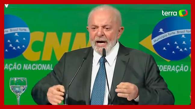 Lula pede 'civilidade' após vaias e aplausos em encontro com prefeitos: 'Precisando de harmonia'