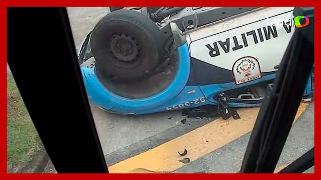 Viatura da PM colide com ônibus em Jacarepaguá; veja vídeo