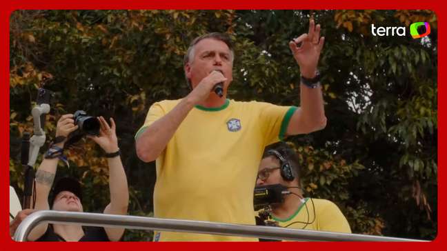 Bolsonaro se irrita em discurso e pede que PM ‘arranque cabo da bateria’ de carro: ‘Vagabundo’