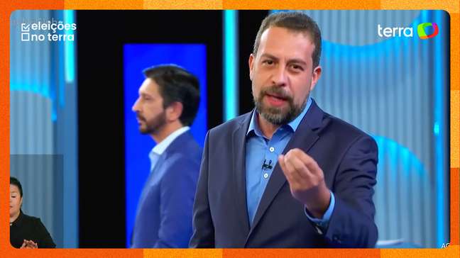 Boulos se incomoda com risada de Nunes durante sua fala; 'Só cumprimentei minha filha', diz prefeito