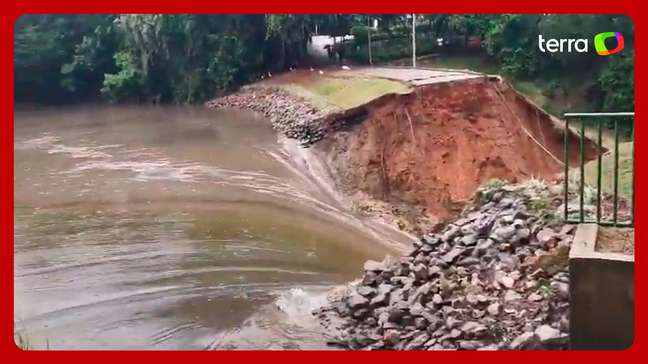 Barragem de represa rompe no Parque Lagoa do Nado em BH