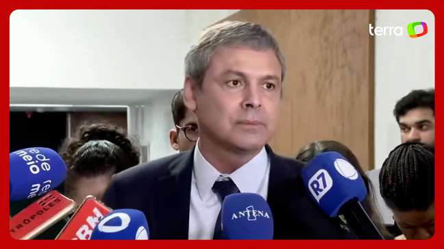 ‘Não acho que vai ajudar’, diz líder do PT na Câmara sobre CPI para investigar fraudes no INSS