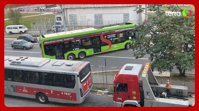 Motorista de ônibus é feito refém em Itaquera, na zona leste de São Paulo