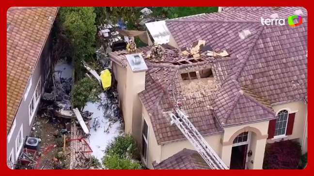 Avião de pequeno porte cai sobre casa e deixa dois mortos na Califórnia
