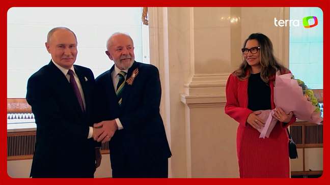 Lula é recebido com tapete vermelho e participa de jantar com Vladimir Putin na Rússia