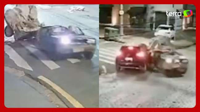 Carro se parte ao meio após ser atingido em cruzamento, e motorista tenta continuar viagem; veja