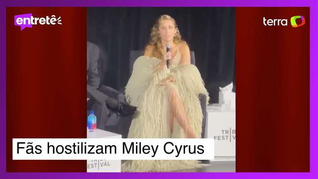 Miley Cyrus harassing fans in a film festival thinking it was a show