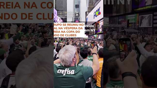 Torcida do Palmeiras 'fecha' Times Square e faz festa em Nova York #shorts