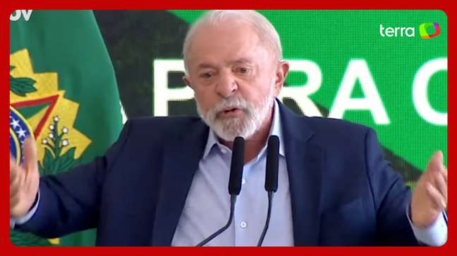 Lula chama Bolsonaro de ‘frouxo’ e diz que ‘nunca vai pedir Pix ou anistia’ ao ironizar ex-presidente